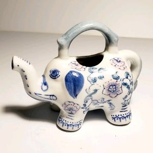 Vintage Pre-owned Chinese Ceramic Elephant Creamer